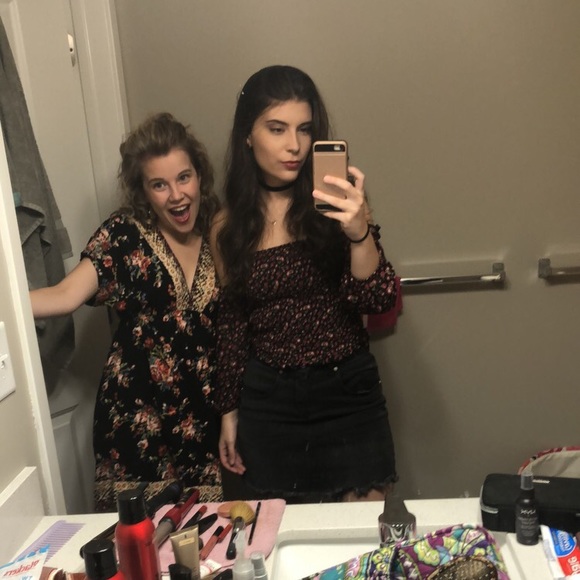 Meet your Posher, Kendall - Picture 2 of 6